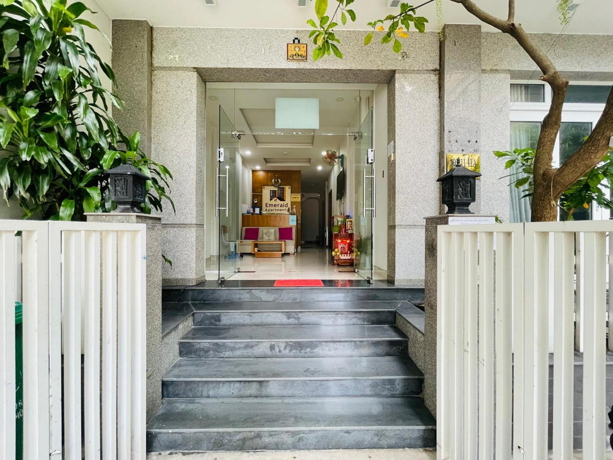 Emerald Apartments Ho Chi Minh City Exterior photo